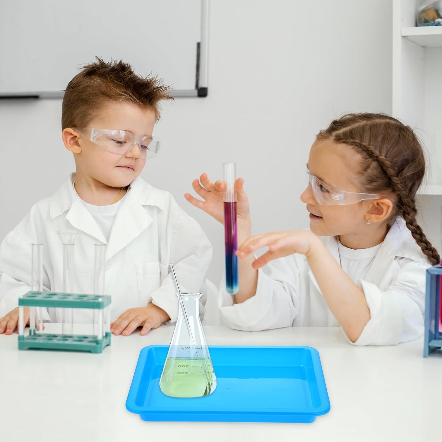 20 Pack Plastic Art Trays, 5 Colors Activity Crafts Tray Serving Tray Organizer Tray for School Classroom DIY Projects, Painting, Jewelry, Beads, Home Organizing Supply(13.4 * 10 * 1 inches)