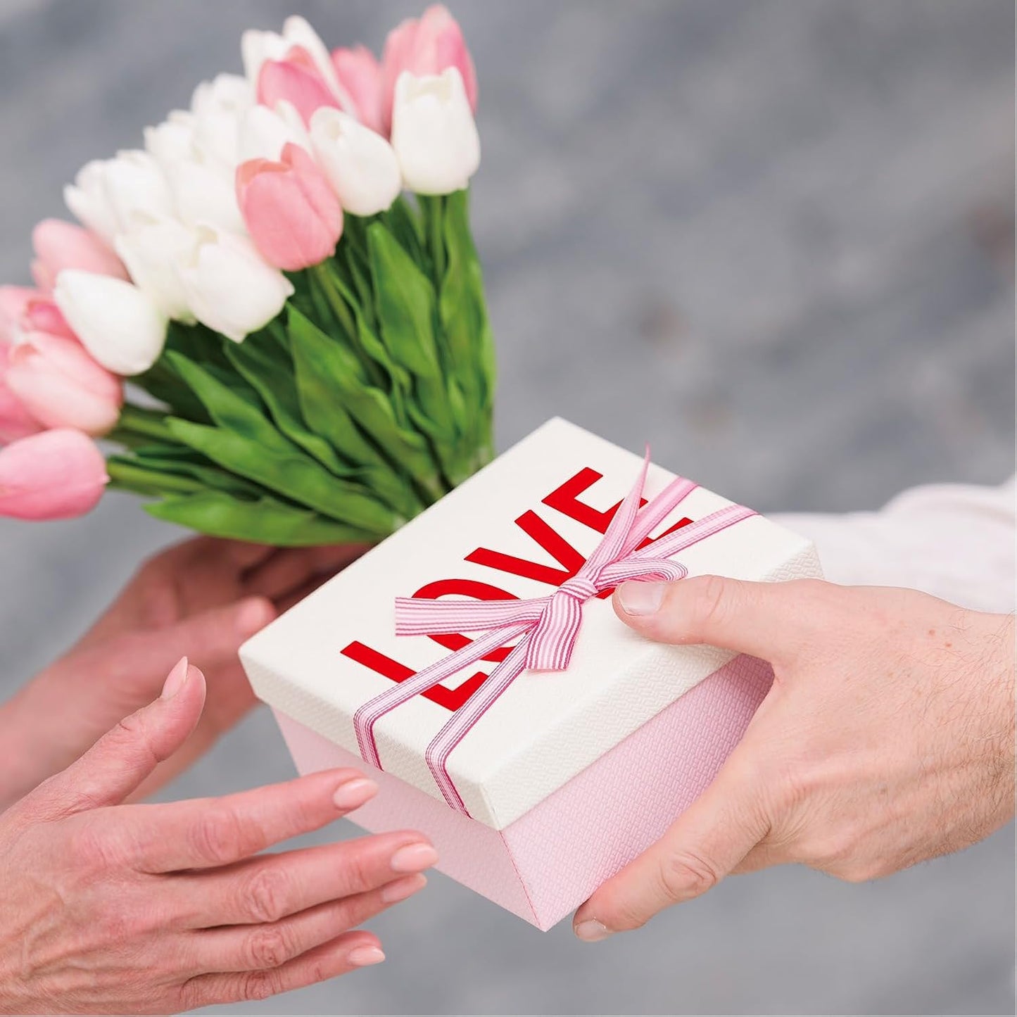 10 Sheets Letter Stickers, Alphabet & Number Stickers, 1.5 inch Vinyl Self-Adhesive, Mailbox Numbers, Cup Labels, Holiday Party Decoration (Red, 1.5 inch)