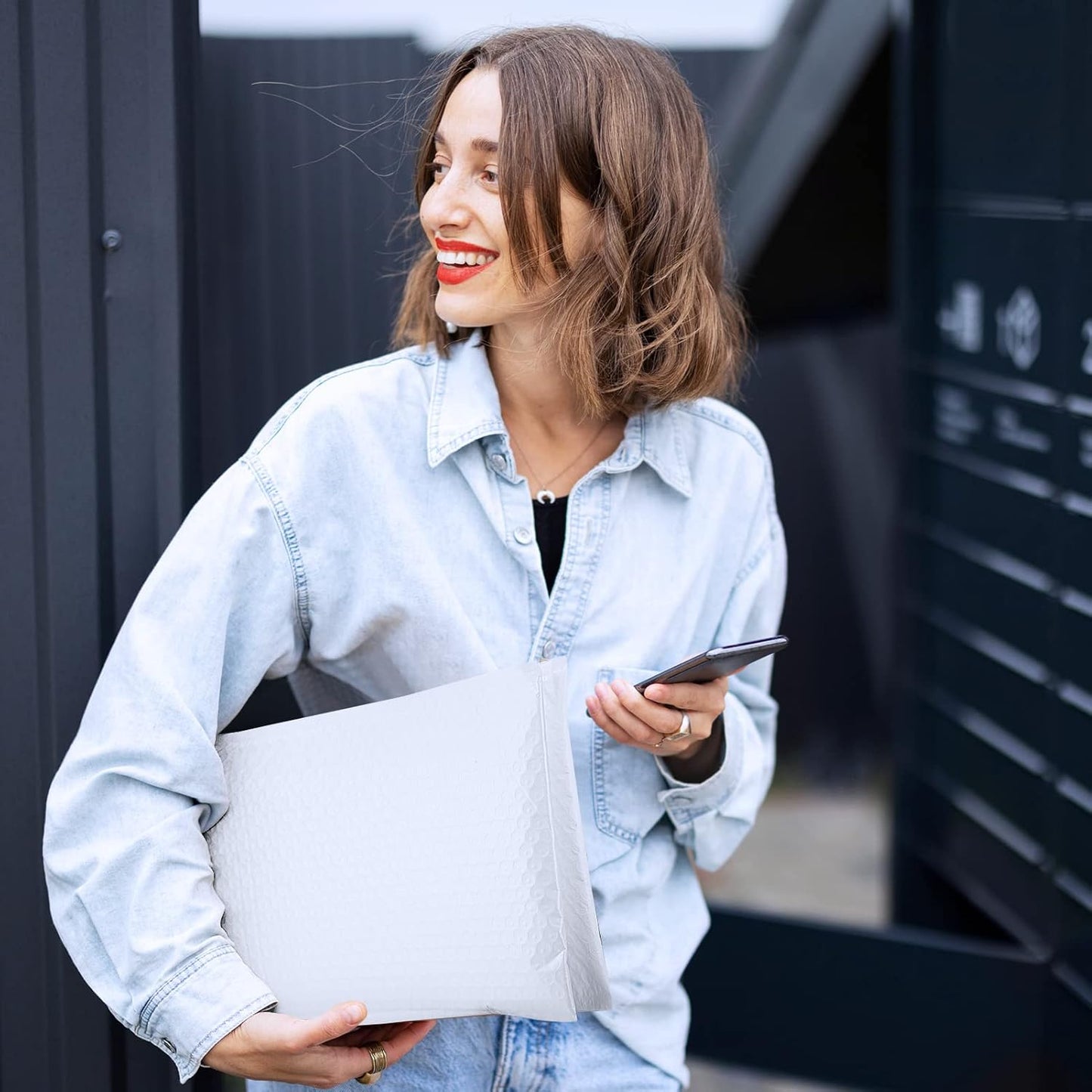 Fuxury White Bubble Mailers 8.5x12” 40 Pack Opaque Padded Envelopes Usable Size 8.5x11" Waterproof Bubble Envelopes Thick Padded Mailers for Small Business Mailing Books Clothes