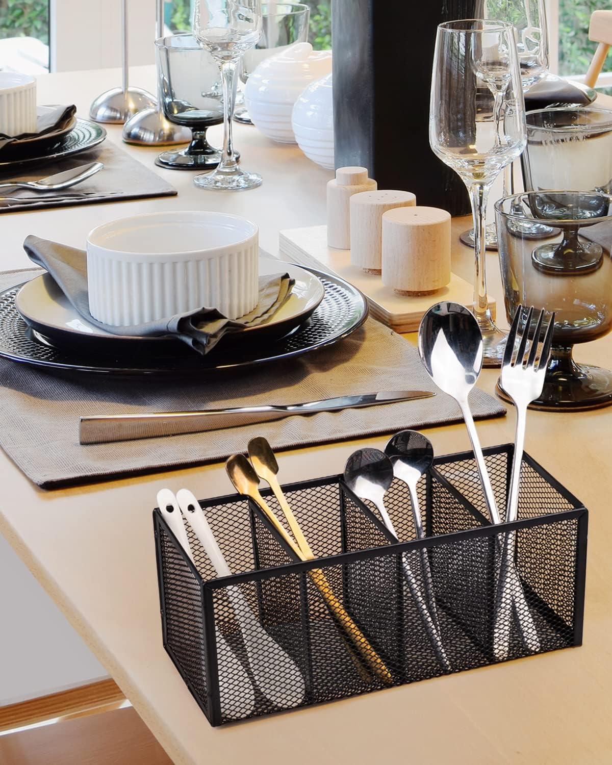 QYH Pencil Holder 4 Compartments,Metal Mesh Pen Storage Pencil Cup Makeup Brush Holder for Office Desk Accessories