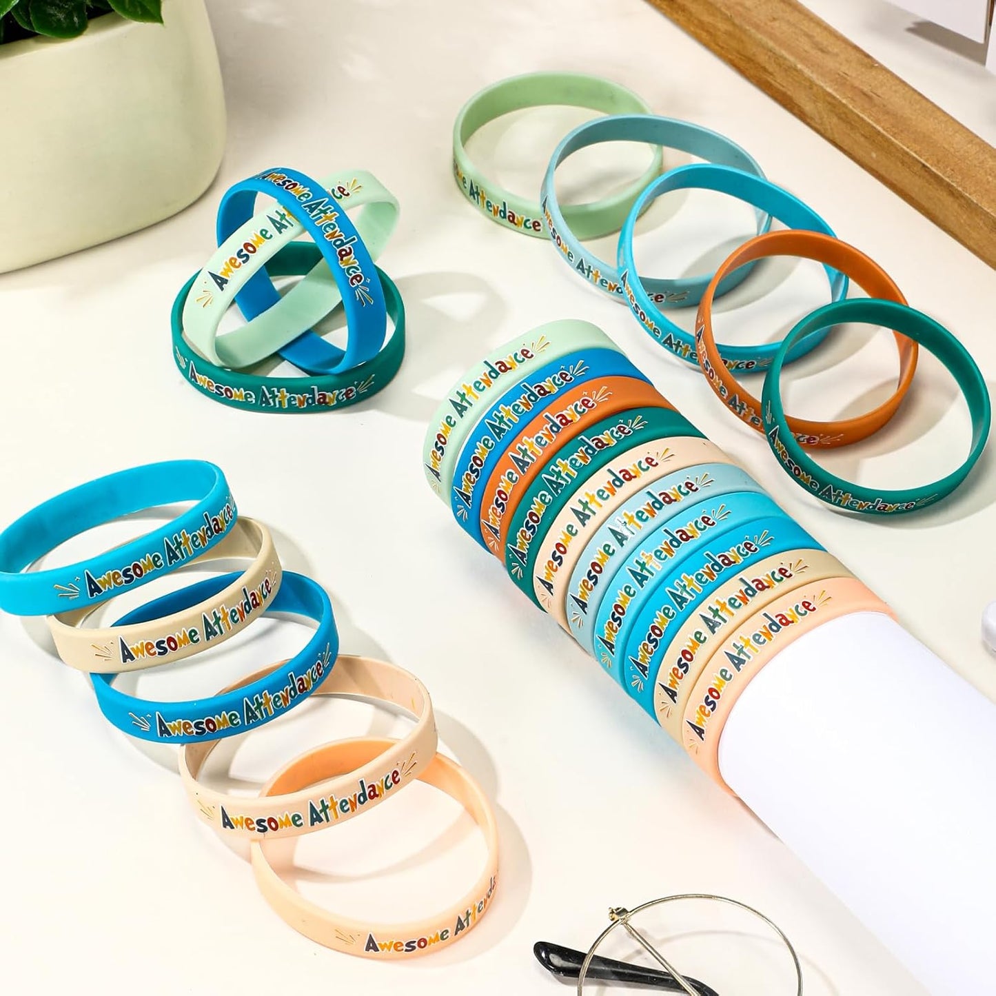 200 Pcs Awesome Attendance Wristbands for Students, Perfect Attendance Awards for Classroom Prizes, Unisex Stretch Silicone Motivational Wristbands for Student from Teacher Classroom Prizes