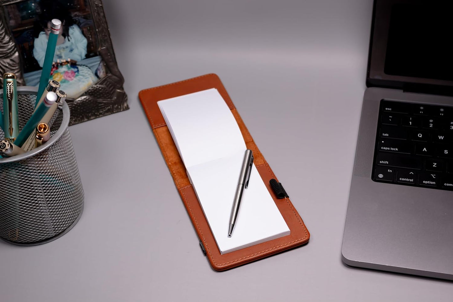 LaserGram Mini Padfolio with Notepad and Pen, Flag of The United States, Personalized Engraving Included (Dark Brown)