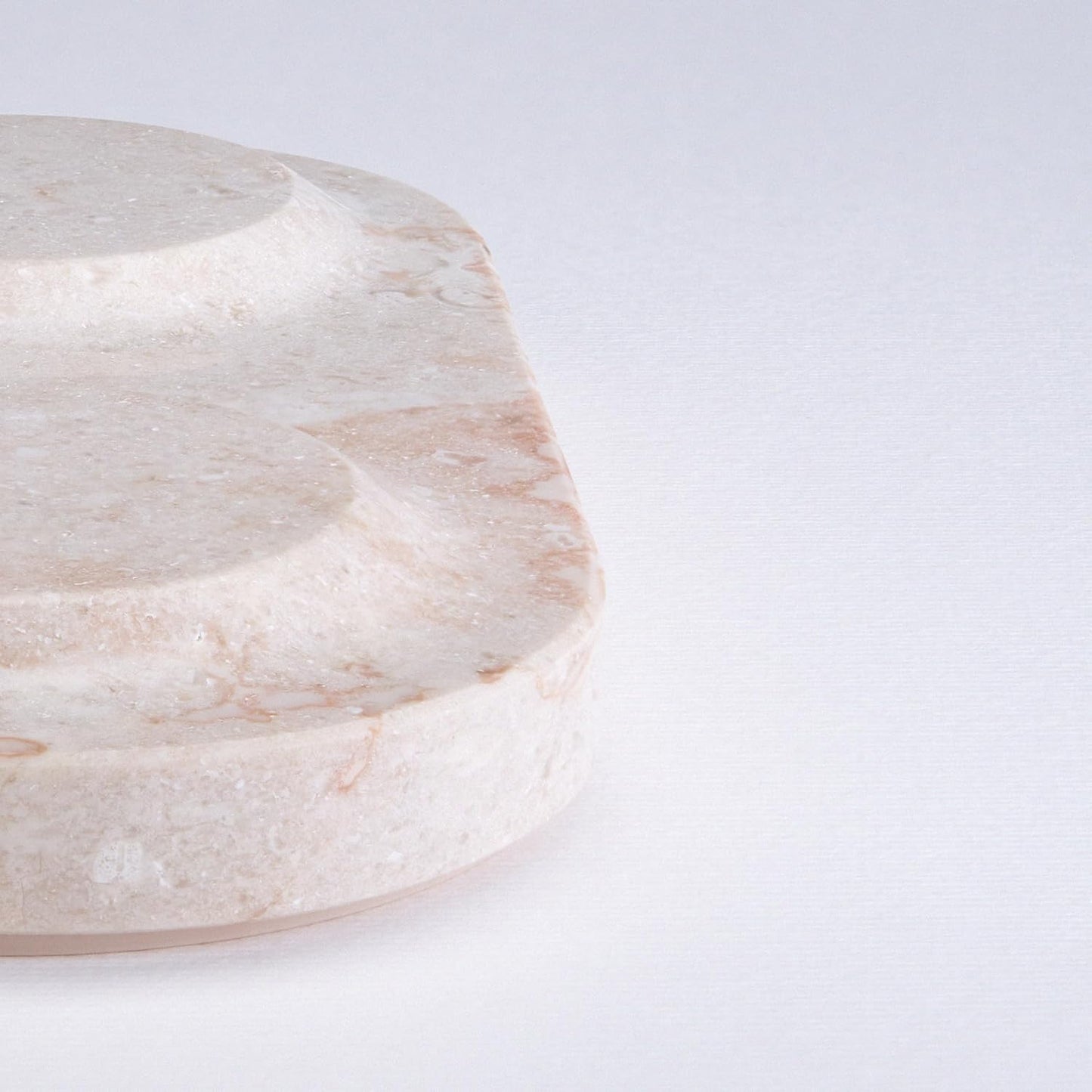 Einova Dual Classic Stone – Dual Wireless Charging Pad in Genuine Marble, Designed in Italy, Qi Certified, for Smartphones, Wireless Earbuds & More – Cream Marble