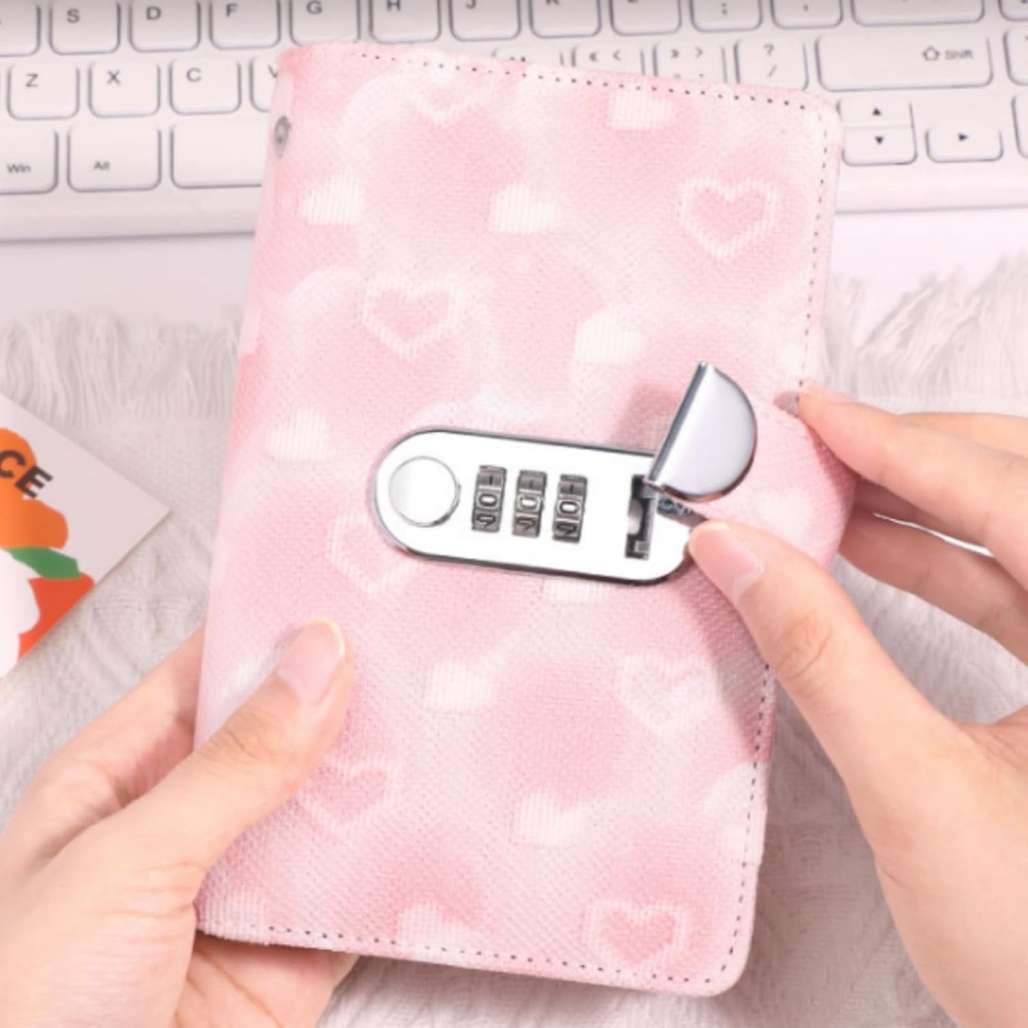 100 Envelope Challenge,Savings Challenges Book with Envelopes, Money Saving Binder Successfully Reach Your Savings Goals (Pink)