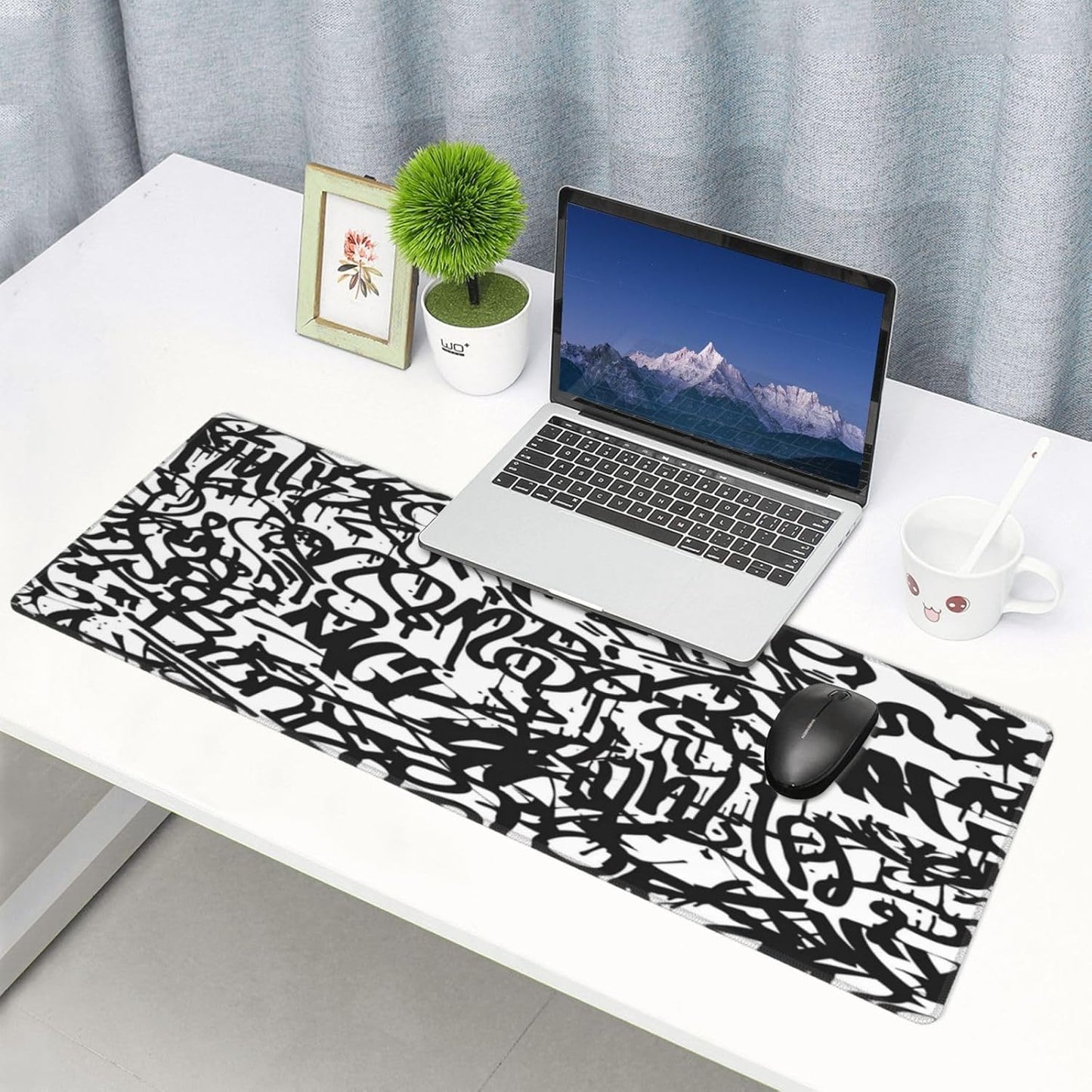 Graffiti Mouse Pad, Large Big Gaming Mouse Pad Desk Pad, Mousepad with Non-Slip Rubber Base, Extended XXL Mouse Mat for Computer Laptop Office Accessories