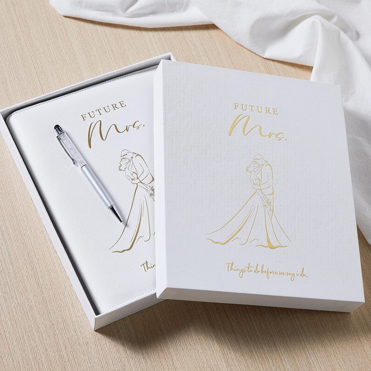 AW BRIDAL Best Engagement Gifts For Her Bride To Be Gifts∣Future Mrs Leather Wedding Planner Book And Organizer For The Bride Wedding Planning Notebook Budget Planner Binder, 140 Pages, White